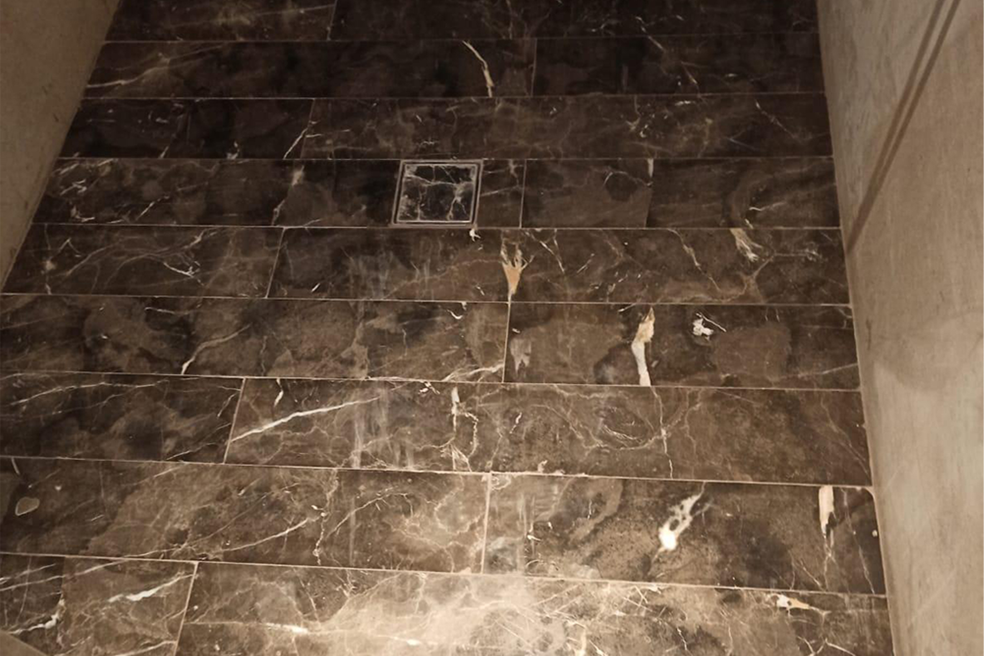 Grand washrooom after